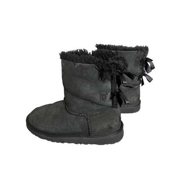 GUC! Ugg Bailey Bow II Boot Black Suede Size 4 - Picture 2 of 6